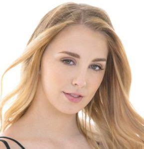 chloe scott age